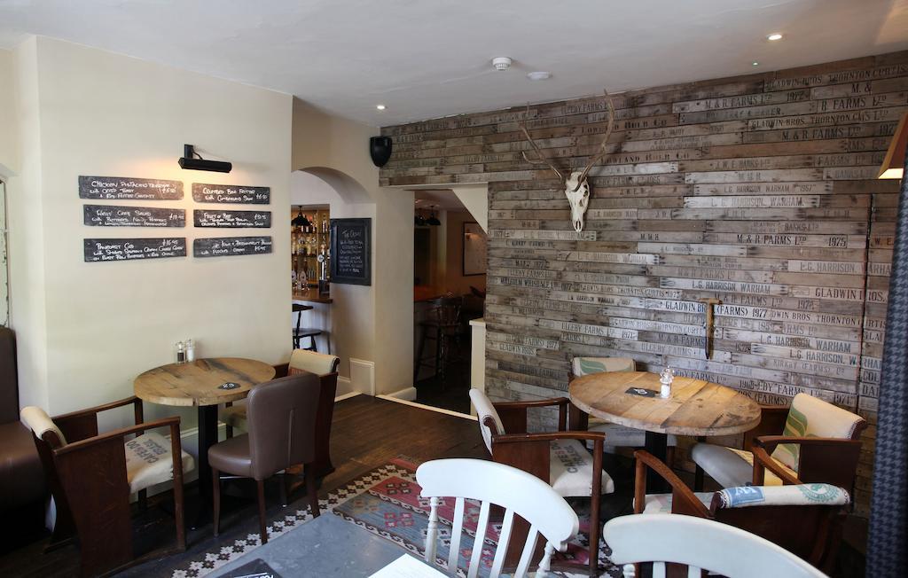 Wells-next-the-Sea The Crown Hotel מראה חיצוני תמונה