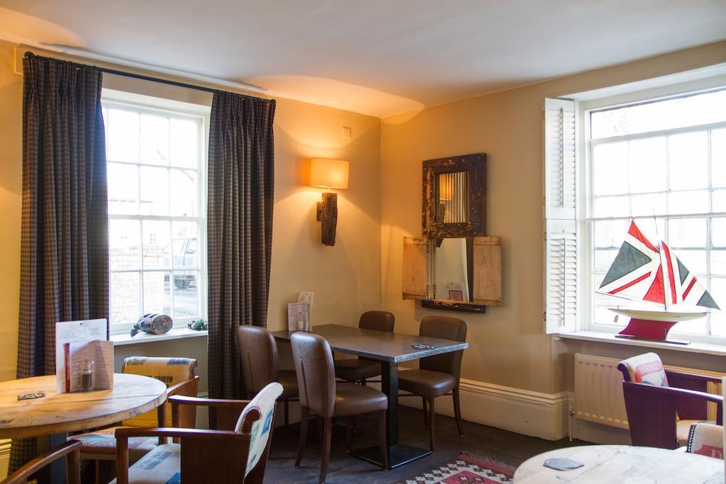 Wells-next-the-Sea The Crown Hotel מראה חיצוני תמונה