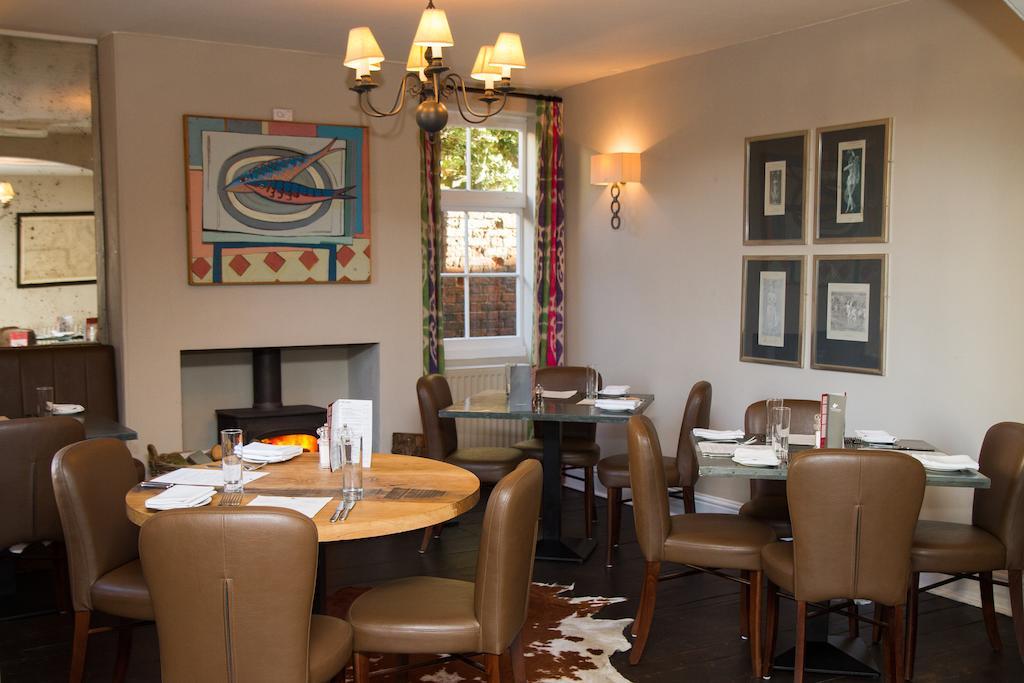 Wells-next-the-Sea The Crown Hotel מראה חיצוני תמונה